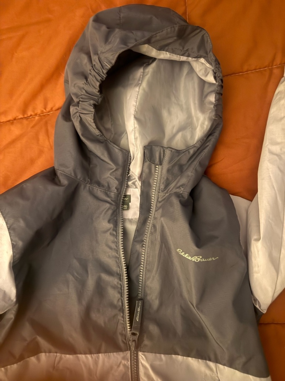 Eddie Bauer Two-Tone purple Hooded Kids Rain Jacket size 5-6 - Picture 2 of 4